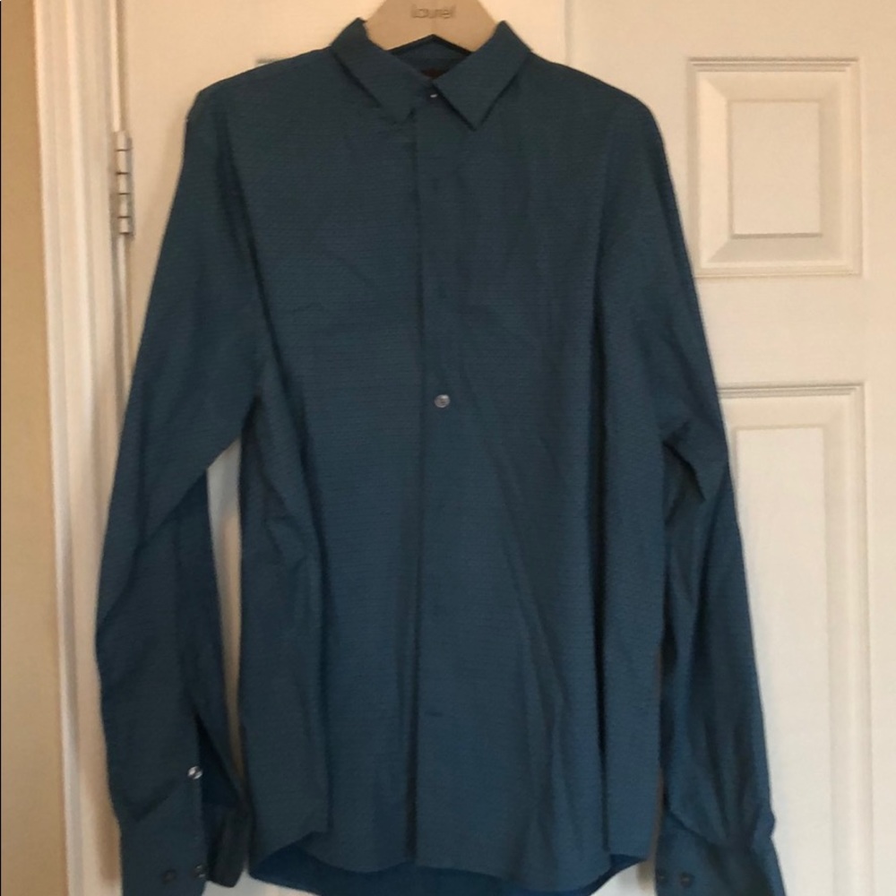 Perry Ellis Dress Shirt- Sz Lrg Slim Fit